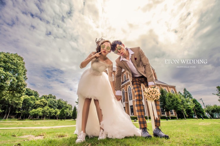 【自助婚紗】一雙小白鞋x球鞋搭配婚紗，穿出女星的隨興婚紗照