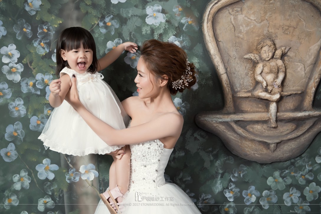 親子寫真,母女寫真,親子照,全家福,全家福攝影,全家福寫真,親子攝影,母女攝影 推薦,全家福攝影 推薦,全家福 推薦,親子寫真 姿勢,親子寫真 推薦