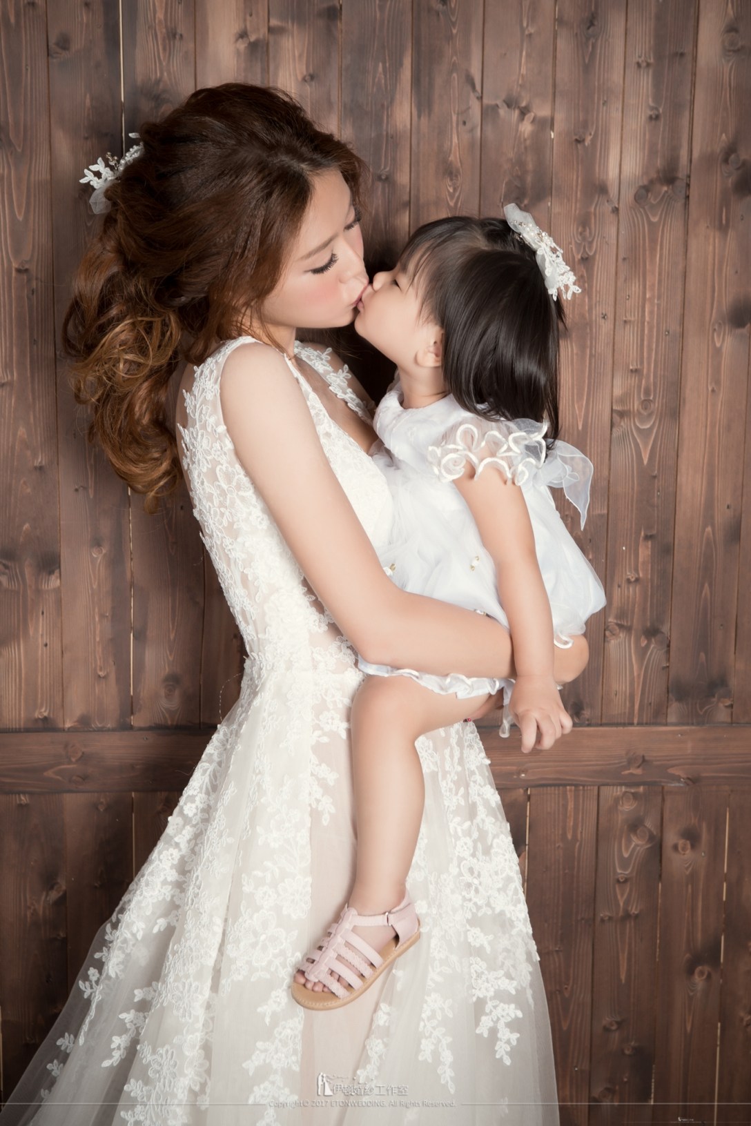 親子寫真,母女寫真,親子照,全家福,全家福攝影,全家福寫真,親子攝影,母女攝影 推薦,全家福攝影 推薦,全家福 推薦,親子寫真 姿勢,親子寫真 推薦