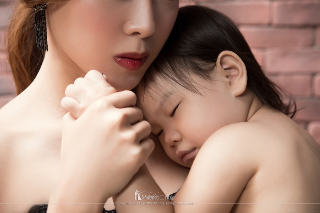 親子寫真,母女寫真,親子照,全家福,全家福攝影,全家福寫真,親子攝影,母女攝影 推薦,全家福攝影 推薦,全家福 推薦,親子寫真 姿勢,親子寫真 推薦