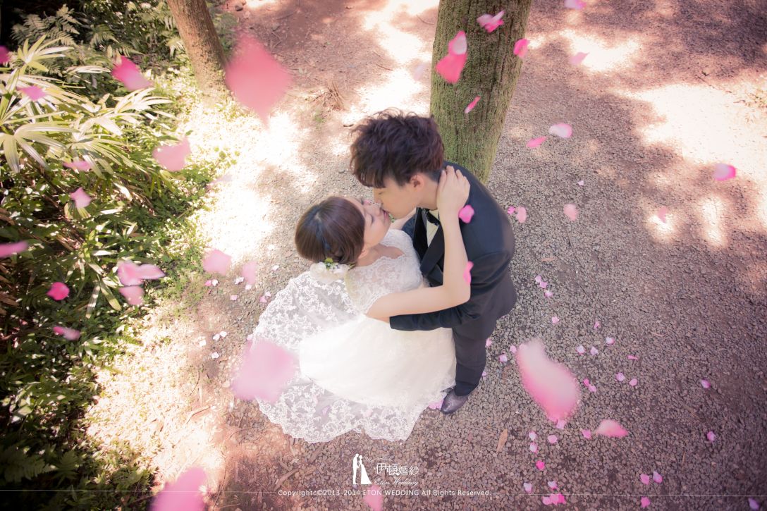 婚紗照風格,婚紗照推薦,唯美 婚紗照,自助婚紗,自助婚紗推薦,自助婚紗攝影,婚紗照姿勢,拍婚紗姿勢,婚紗照道具,婚紗照 特效