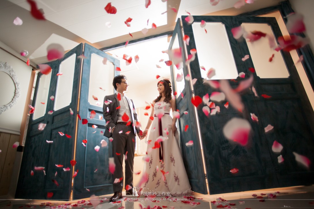 婚紗照風格,婚紗照推薦,唯美 婚紗照,自助婚紗,自助婚紗推薦,自助婚紗攝影,婚紗照姿勢,拍婚紗姿勢,婚紗照道具,婚紗照 特效