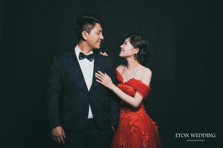 【自助婚紗】婚紗攝影裡唯一的美麗焦點，素面背景婚紗照超好拍！