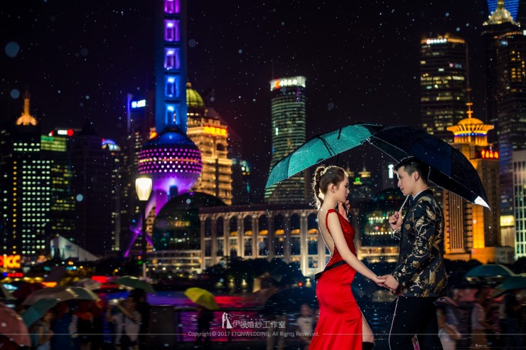 【自助婚紗】禮服新趨勢，婚紗攝影絕不能少了一件緞面禮服